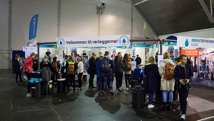 Hele denne uken har det vært stor aktivitet og vanvittige besøkstall i Vestlandshallen i Bergen. Kandidatene har jobbet knallhardt for å få ferdig oppgaven, og senere i dag kåres det en vinner.