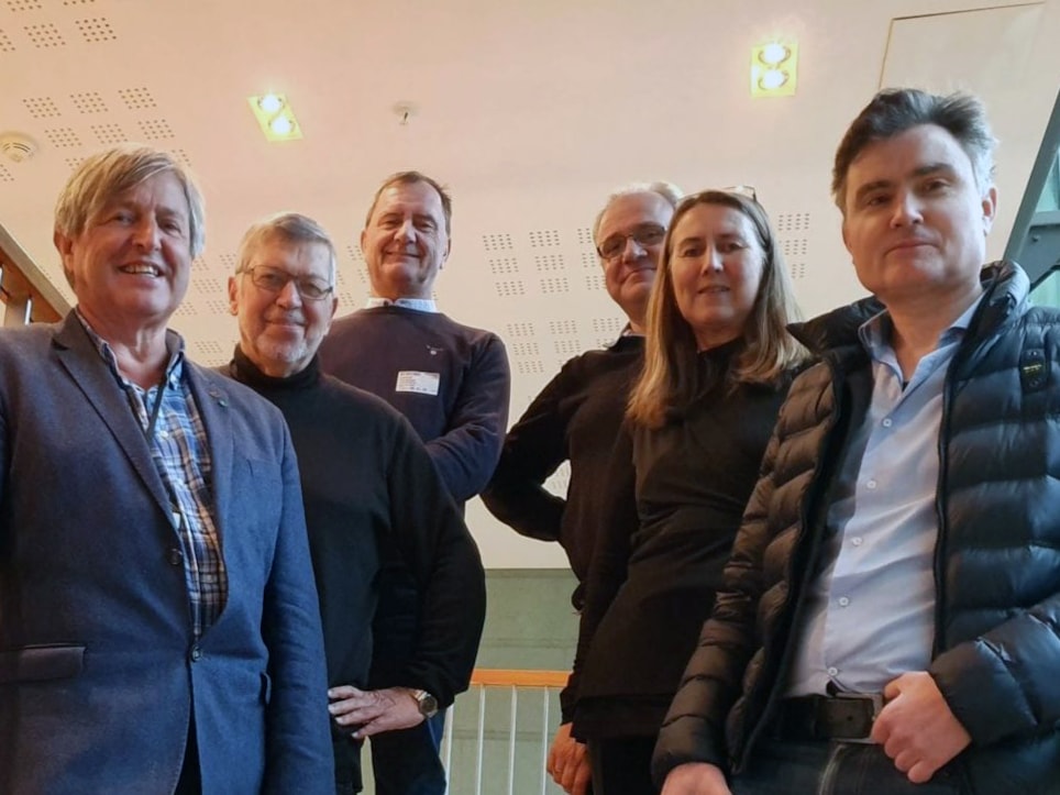 Tor Jørgen Askim (NAML), Harry Bjerkeng (Nordisk Håndverksforum), Oddgeir Tobiassen (Rørentreprenørene Norge), Finn Bangsrud (MEF), Anne Hagen Bakken (Norges grønne fagskole – Vea) og Finn Andersen (MEF) har jobbet med utviklingen av fagskoleutdanningen “Sirkulær disponering av vann – vann som ressurs”. Vi planlegger oppstart av utdanningen høsten 2020 og avventer godkjening fra NOKUT. (foto: Norges grønne fagskole - Vea)