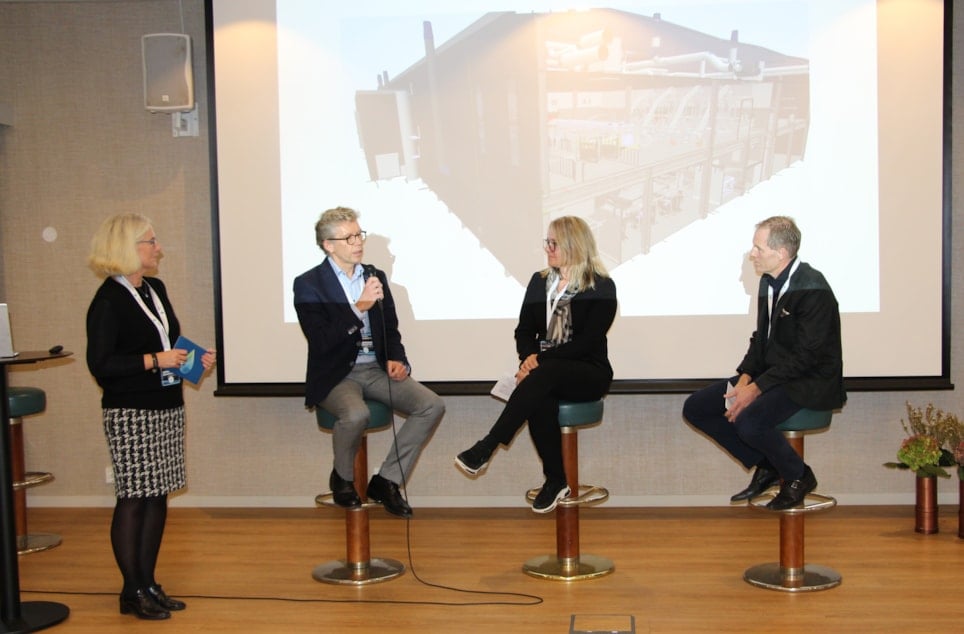 Tore Bakke, (adm. dir. Bravida), Jorunn Løyning (adm. dir. Allier Gruppen) og Eirik André Gjelsvik (adm. dir. Backe) i paneldebatt moderert av administrerende direktør i RørNorge, Marianne W. Røiseland (t.v.). 